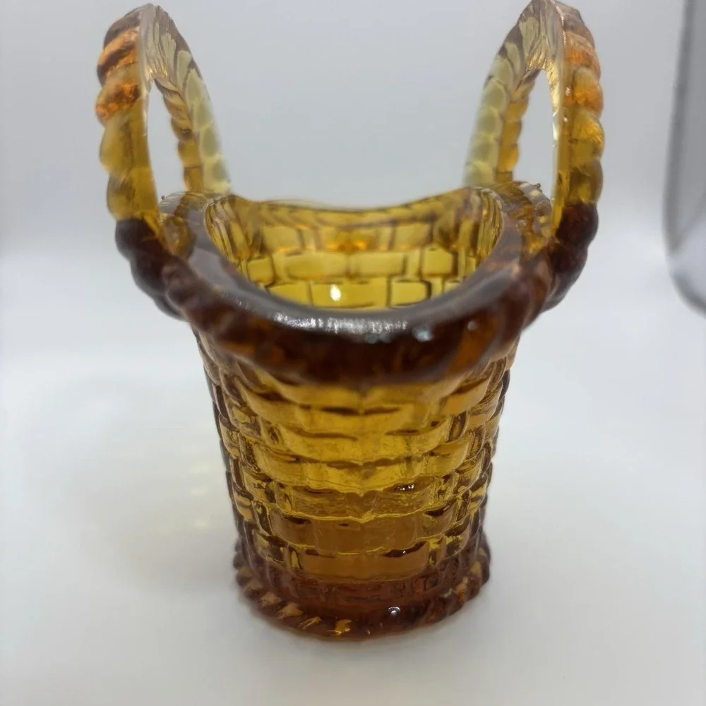 Jeannette Glass Basket Double Handle Wicker Design Amber 3-3/4 Inch Tall Vintage